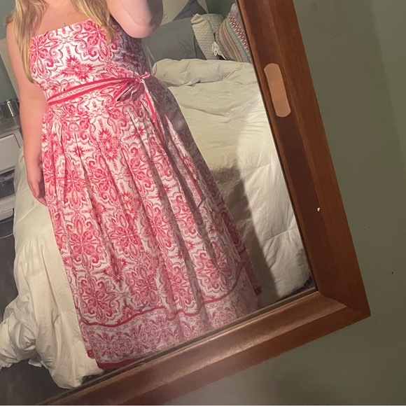 Tie Waist Maxi Dress - Elegant
Medallion Summer Dress - Picture 8 of 8